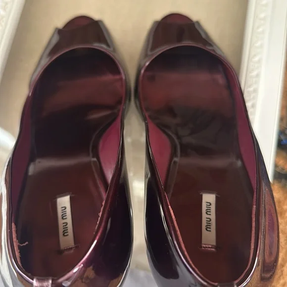 MIU MIU patent leather pump open toe maroon burgundy 39 designer